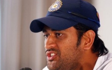 Dhoni Needs To Rethink