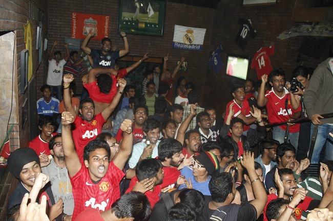 Maddening scenes after a late, late RVP equalizer against Chelsea