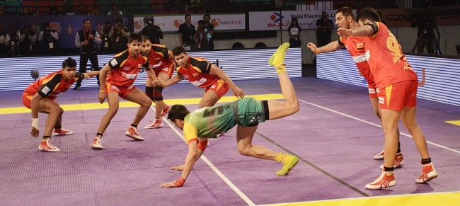 Rohit Kumar of Patna Pirates trying the scorpion kick unsucces