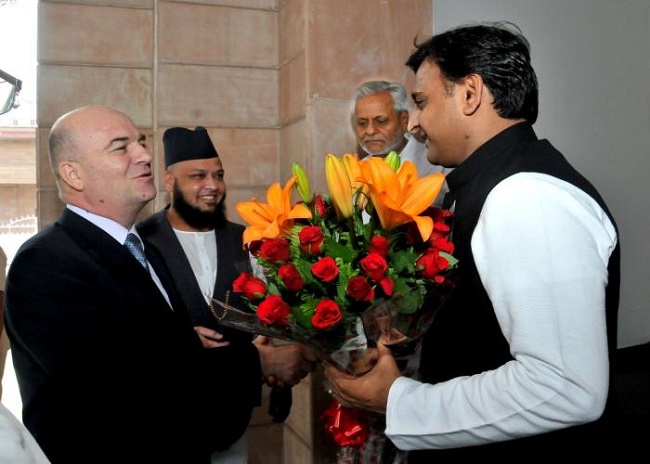 Uttar Pradesh Chief Minister Akhilesh Yadav with Ambassador of Croatia to India, Amir Muharemi