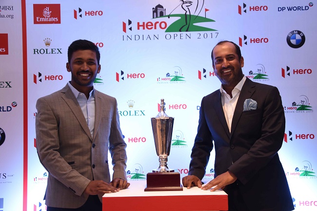 Indian Golfers S Chikarangappa and Shiv Kapur with the Hero Indian Open trophy