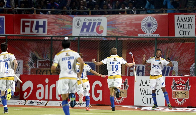 Jaypee Punjab Warriors celebrate their Coal India Hockey India League win