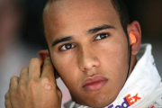 Abu Dhabi GP: Hamilton Wins; Vetttel Retires