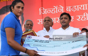 Akhilesh announces big cash awards, pensions and employment for award-winning sportspersons