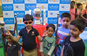 Kolkata left spellbound by the VIVO IPL 2016 Trophy