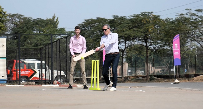 US Ambassador to India Eric Garcetti enjoys gully cricket in Jaipur